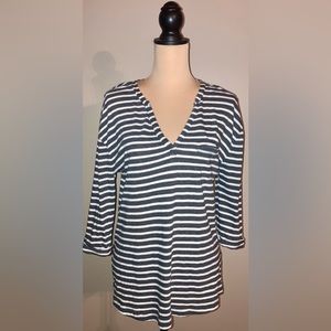 Women's Banana Republic Gray & White Roll Tab Sleeve Pocket Top/Shirt, Medium M